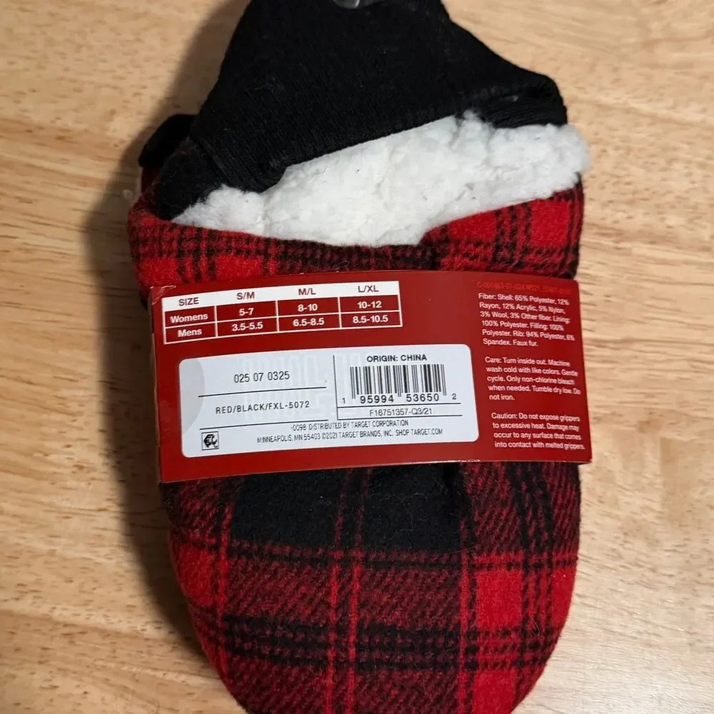 Wondershop Red and Black High Rise Slipper Socks with Grippers - Size Small/Med